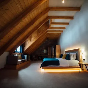 https://hotel-kulla-e-bajraktarit.albaniahotels.org
